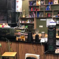 باریستا در کافه