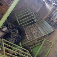 درب و پنجره و جاکلری سالم با شیشه و رنگ شده