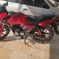 یک عدد موتور باجاج زیر قیمت به فروش می‌رسد