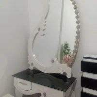 میز تلویزیون و آینه کنسول