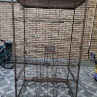 قفس پرنده هم اهنی است هم چوپی