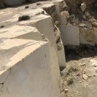 معدن سنگ، نیازمند پیمانکار