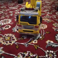 یک عدد ماشین کنترلی کامیون بدون کنترل|اسباب‌بازی بچه|تهران, نیکنام|دیوار
