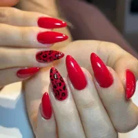 کاشت ناخن با لاک ژل 200 برای مدت محدود