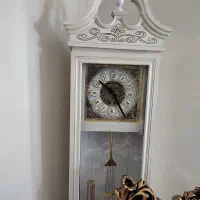 ساعت ایستاده سالم بدون شکستگی