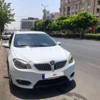 برلیانس ۳۲۰ موتور بزرگ