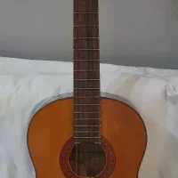 گیتار یاماها c70 سالها ویترین خانه بوده