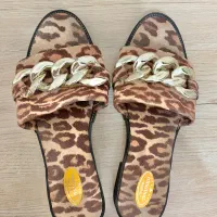 دمپایی و صندل