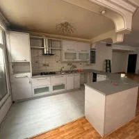 ۱۴۰ متر سه‌خواب جنوبی طبقه اول زیر قیمت منطقه