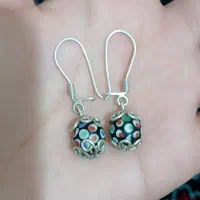 یک عدد گوشواره نقره