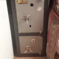 درسته.گاوصندوق