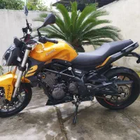 یک دستگاه موتور سیکلت بنلی s300 جفت سیلندر 1401