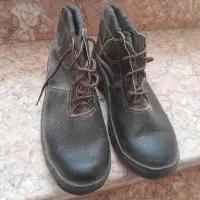 یک جفت کفش ایمنی  شماره ۴۱