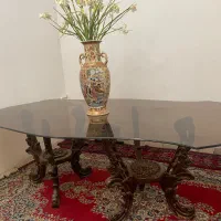 میز غذا خوری هست نفره شیشه ایی بدون صندلی