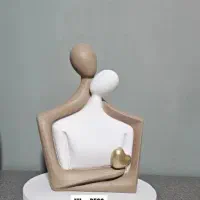 مجسمه آغوش