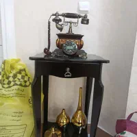 میز تلفن با تلفن هفت ملیون