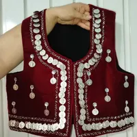 سخمه کوردی|لباس|دهگلان, |دیوار