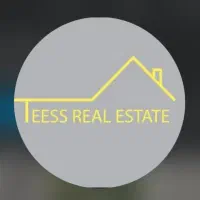 باغچه با بنای ۵۰ متری کلاک پایین