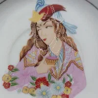 چند دست نعلبکی عتیقه سالم دور طلایی و جا شمعی