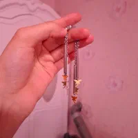 گوشواره یک بار استفاده شده