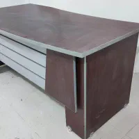 میز تحریر اداری