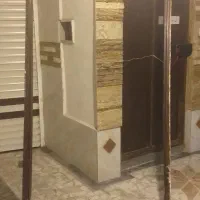 چهار چوب در ورودی ساختمان