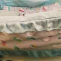 تخت کنار مادر