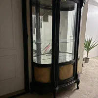 کمد شیشه ای