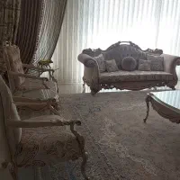 مبلمان ۹نفره ومیز غذا خوری ۸نفره بسیار تمیز