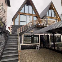 کلبه استخر جکوزی جنگلی لوکس