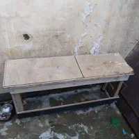 نیمکت چوبی