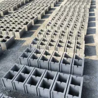 کارگر برای بلوک زنی بصورت کنتراتی