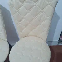 صندلی در حد روکش تازه دوخته شده