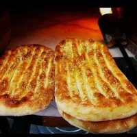 دو-عدد-مغازه-که-نانوایی-و-یکی-مغازه-خالی-با-زمین