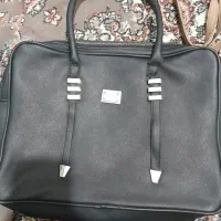 یک کیف دانشجویی هدیه