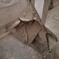 رکاب و ستون وسط چپ و راست رانا با گلگیر عقب رانا|قطعات یدکی و لوازم جانبی|کرمانشاه, |دیوار
