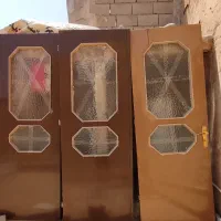 در سه لت چوبی