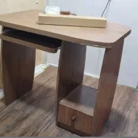 میز و پروژکتور