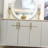 کنسول آینه. میزتیوی