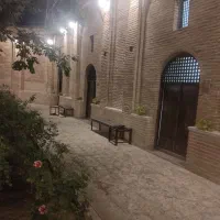 زیرزمین-تجاری