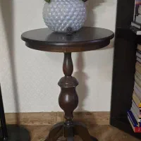 میز و گلدان