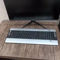 کامپیوتر درحد خیلی نو بفروش میرسد