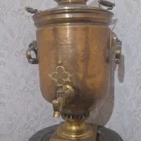 سماور برنجی عتیقه و ترازو پری دریایی سماور روس|کلکسیون اشیاء عتیقه|مشهد, امیر|دیوار