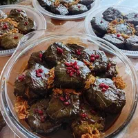 دلمه برگ مو با گوشت گرم گوسفندی با بالاترین کیفیت