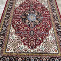 تعدادی فرش لاکی وکناره هست قیمت مناسب کسی خواست