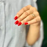 کاشت و طراحی ناخن و آموزش حرفه ای سالن پیامبراعظم