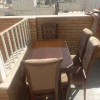 ناهارخوری و آباژور و ساعت