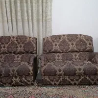 مبل هفت نفره یه سه نفر یه دونفر و دو تا تک نفره