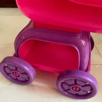 کالسکه عروسک و جرثقیل|اسباب‌بازی بچه|قم, باجک یک|دیوار