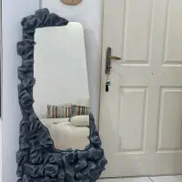 آینه ایستاده صخره ای